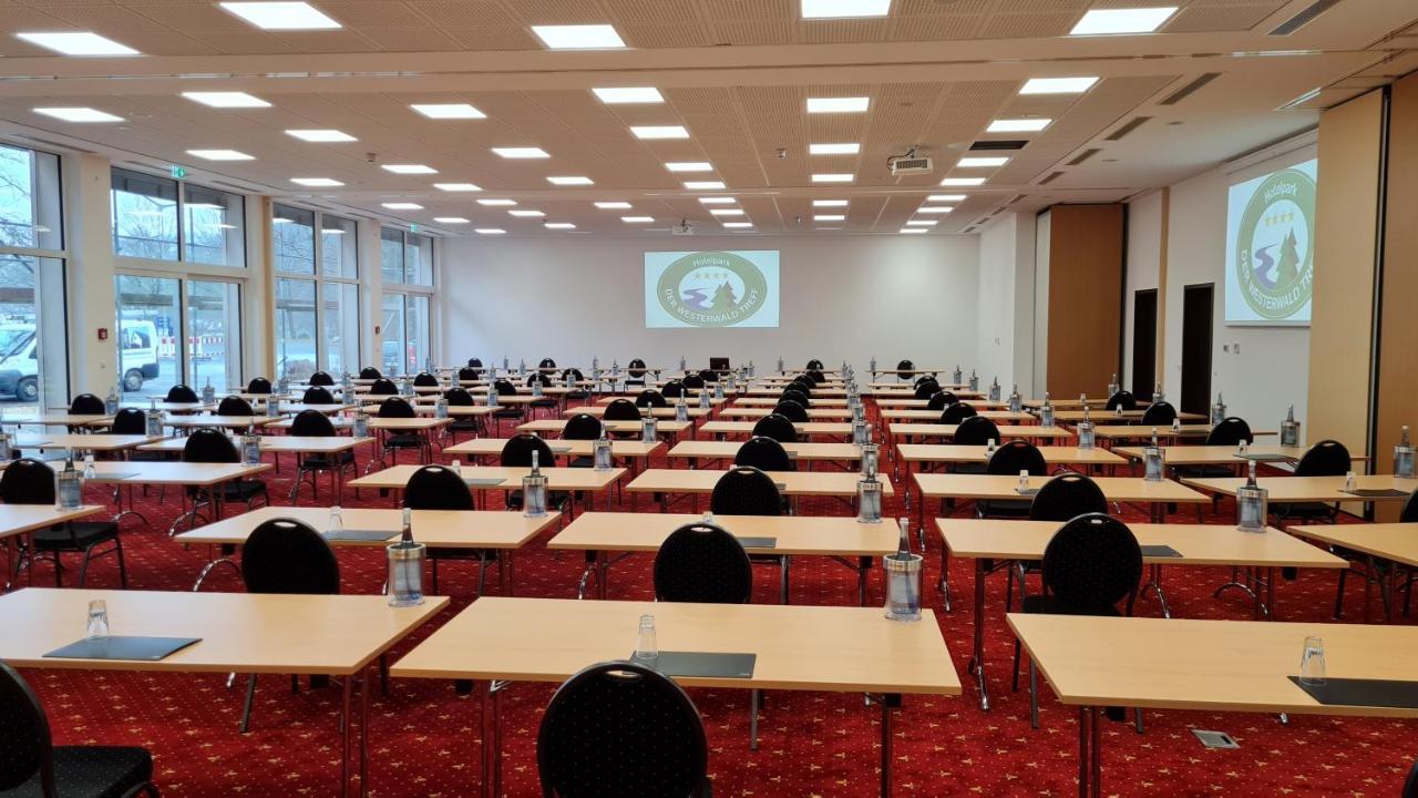 Hotelpark Der Westerwald Treff Oberlahr Bagian luar foto